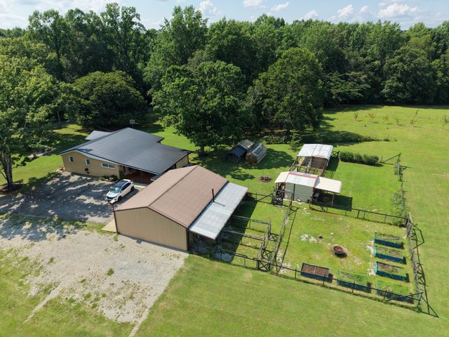 88 Kidd Rd, Lawrenceburg, TN 38464