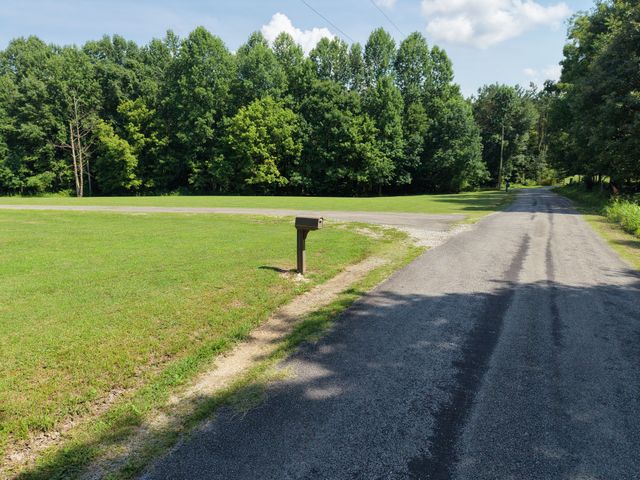 88 Kidd Rd, Lawrenceburg, TN 38464