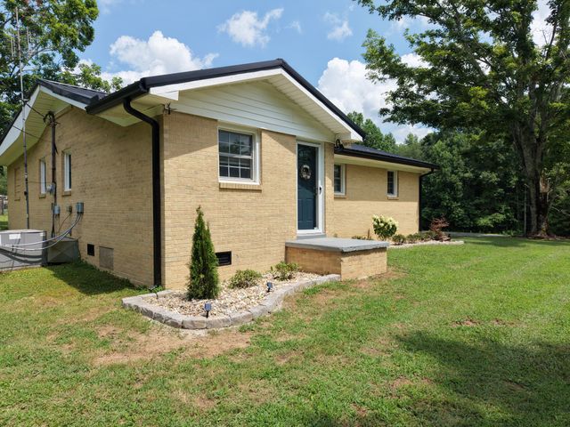 88 Kidd Rd, Lawrenceburg, TN 38464