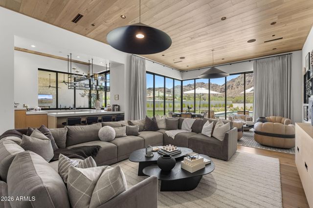 7700 N INVERGORDON Road, Paradise Valley, AZ 85253