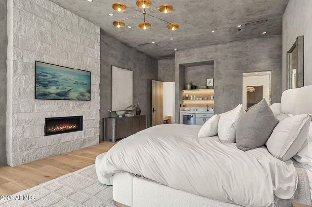 7700 N INVERGORDON Road, Paradise Valley, AZ 85253