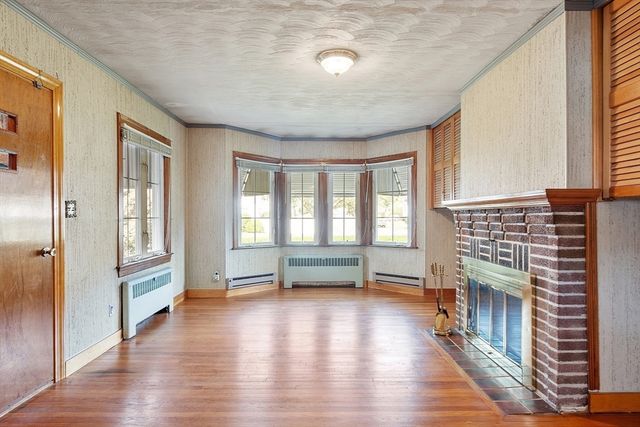 2 Oaklandvale Avenue, Saugus, MA 01906
