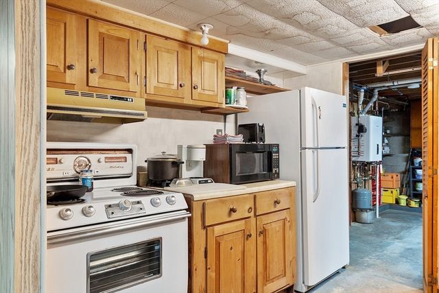 2 Oaklandvale Avenue, Saugus, MA 01906