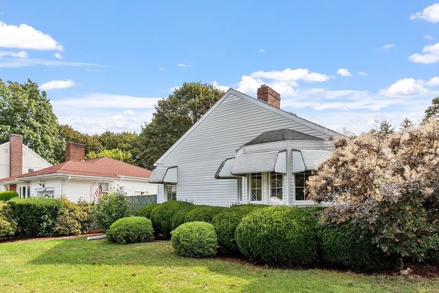 2 Oaklandvale Avenue, Saugus, MA 01906