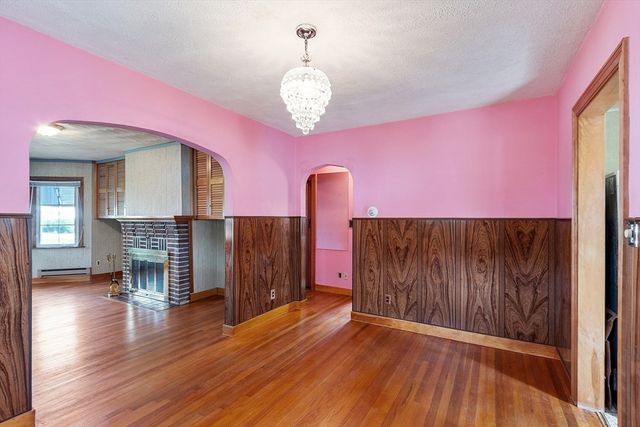2 Oaklandvale Avenue, Saugus, MA 01906
