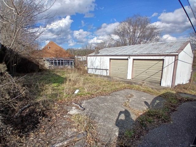 1306 1st St, Bedford, IN 47421