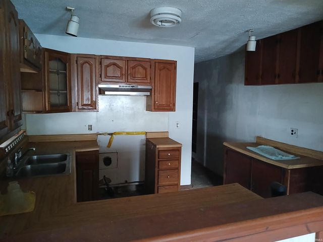 1306 1st St, Bedford, IN 47421