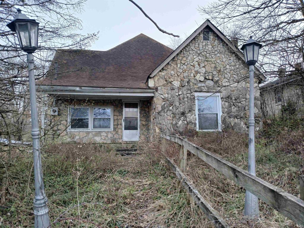 1306 1st St, Bedford, IN 47421