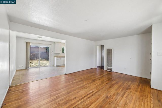 373 Sawyer St, Vallejo, CA 94589