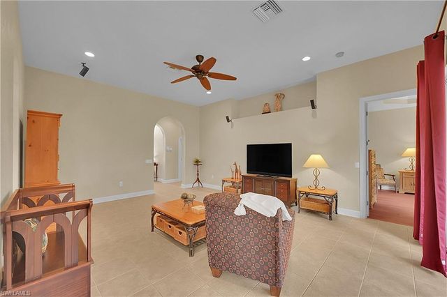 5569 WHISPERING WILLOW WAY, Fort Myers, FL 33908