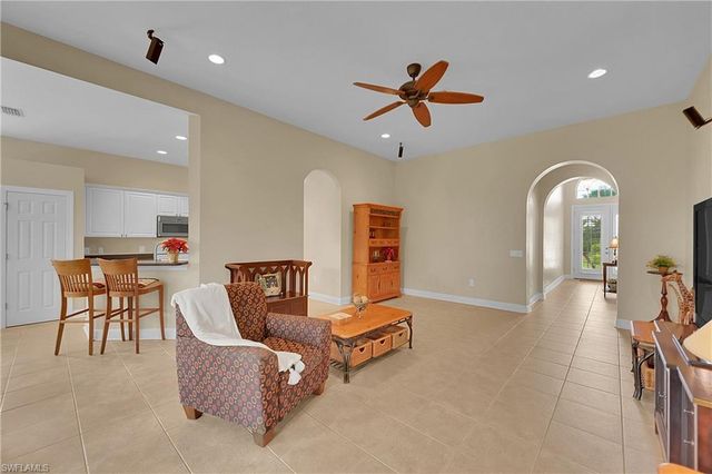 5569 WHISPERING WILLOW WAY, Fort Myers, FL 33908