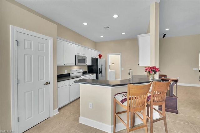 5569 WHISPERING WILLOW WAY, Fort Myers, FL 33908