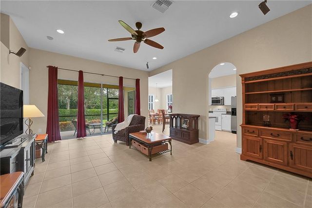 5569 WHISPERING WILLOW WAY, Fort Myers, FL 33908