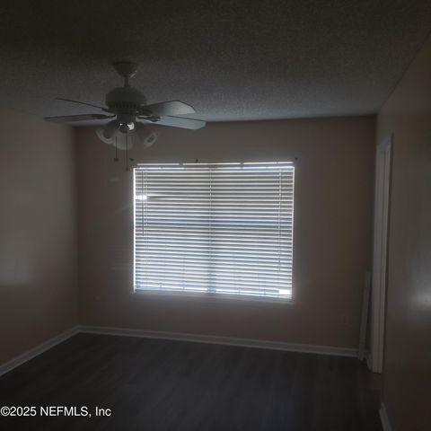 8602 LONGFORD Drive, Jacksonville, FL 32244
