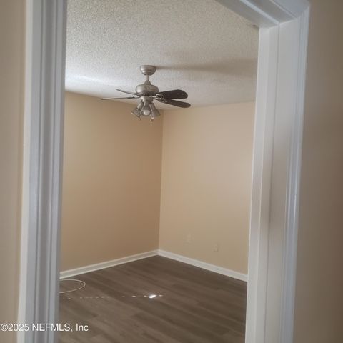 8602 LONGFORD Drive, Jacksonville, FL 32244