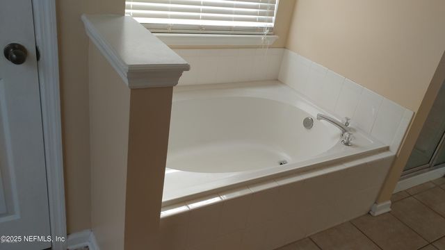 8602 LONGFORD Drive, Jacksonville, FL 32244
