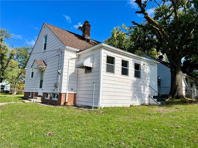 18108 Mccracken Road, Maple Heights, OH 44137