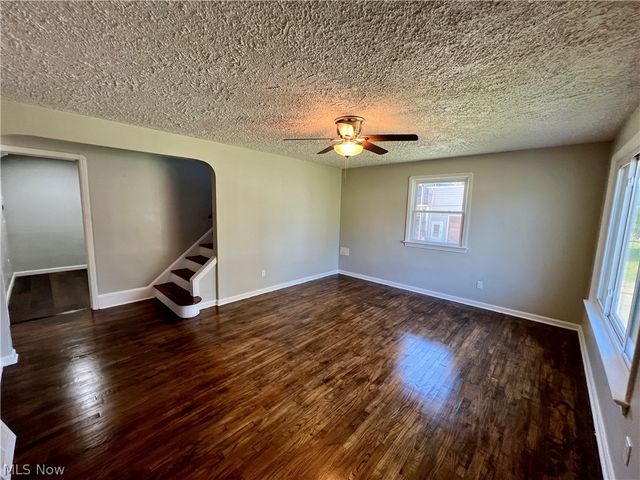 18108 Mccracken Road, Maple Heights, OH 44137