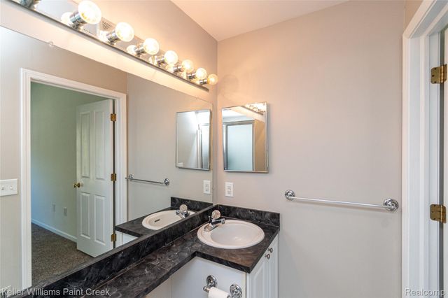 48619 Sugarbush Court, Utica, MI 48315