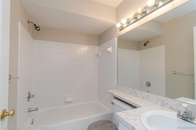 48619 Sugarbush Court, Utica, MI 48315