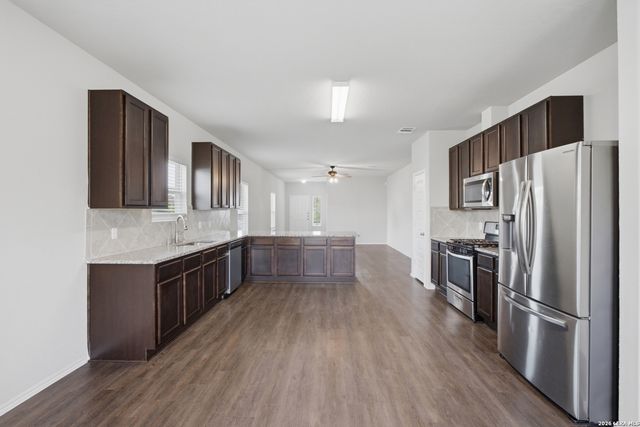 5403 Daniel Way, St Hedwig, TX 78152