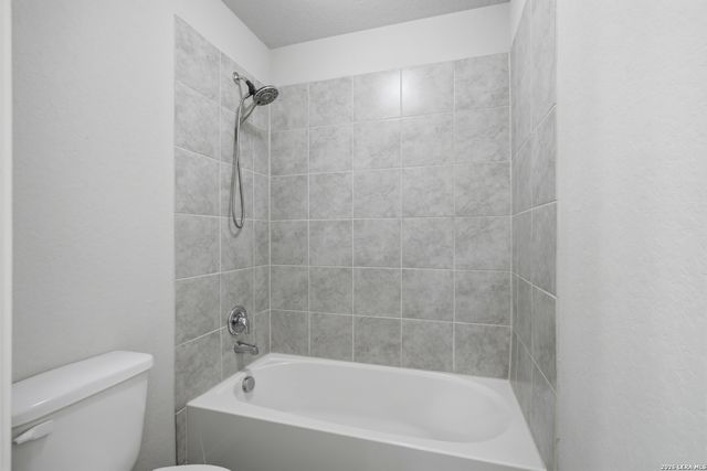 5403 Daniel Way, St Hedwig, TX 78152