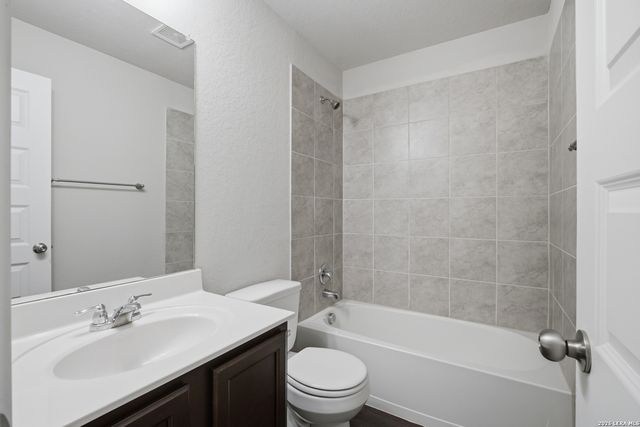 5403 Daniel Way, St Hedwig, TX 78152