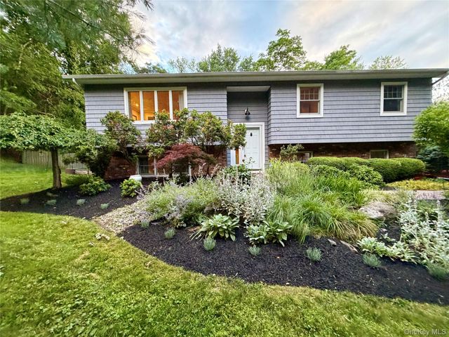94 Hess Road, Valley Cottage, NY 10989