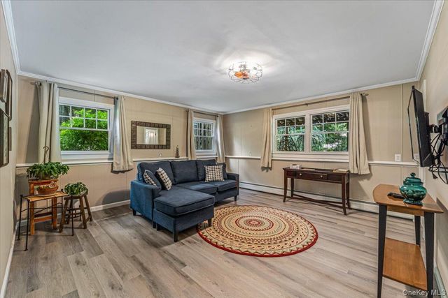 94 Hess Road, Valley Cottage, NY 10989