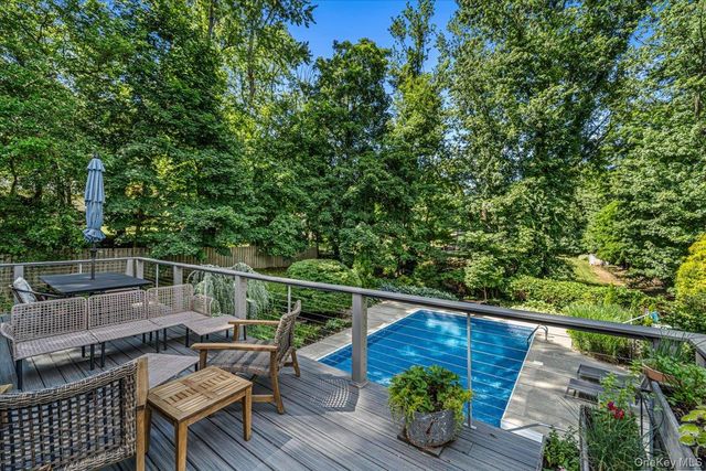 94 Hess Road, Valley Cottage, NY 10989