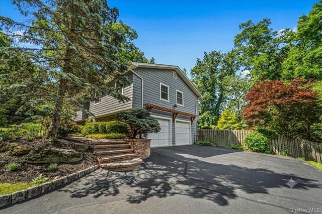 94 Hess Road, Valley Cottage, NY 10989