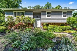 94 Hess Road, Valley Cottage, NY 10989