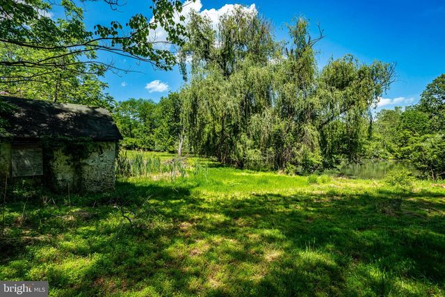 158 LOCKSLEY RD, Glen Mills, PA 19342