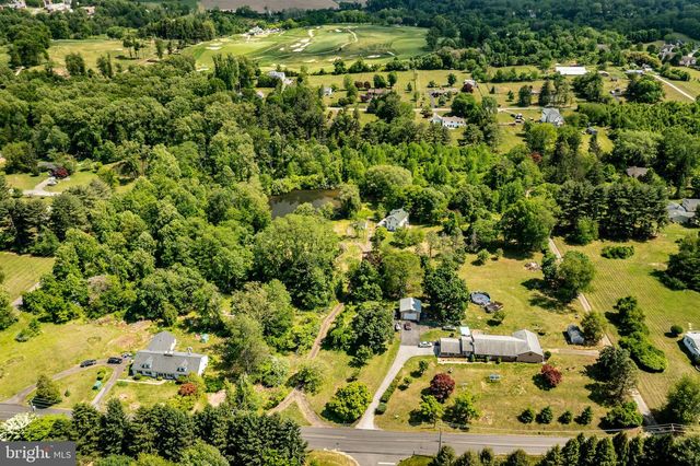 158 LOCKSLEY RD, Glen Mills, PA 19342