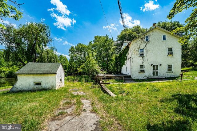 158 LOCKSLEY RD, Glen Mills, PA 19342