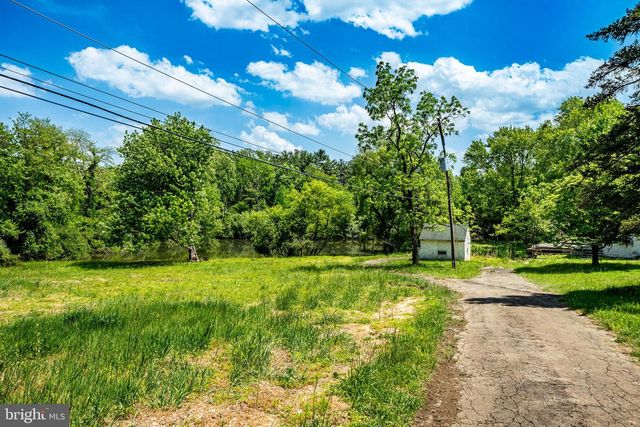 158 LOCKSLEY RD, Glen Mills, PA 19342