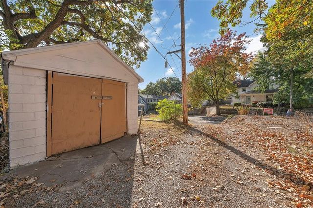 3416 GENESSEE Street, Kansas City, MO 64111