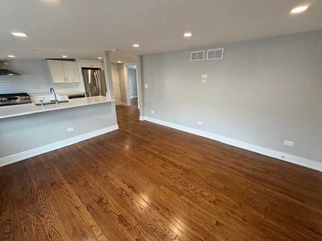 3737 N Oconto Avenue 2, Chicago, IL 60634