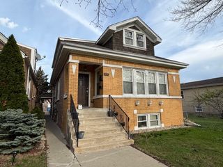 3737 N Oconto Avenue 2, Chicago, IL 60634