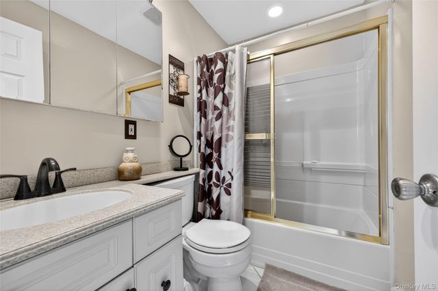 148 Malts Avenue, West Islip, NY 11795