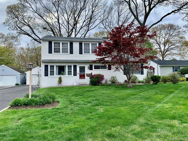 148 Malts Avenue, West Islip, NY 11795