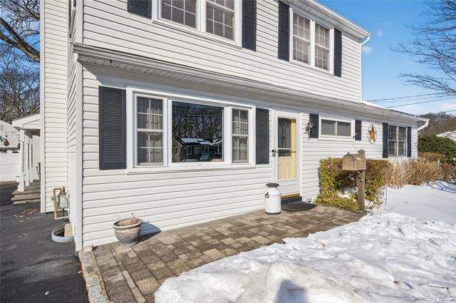 148 Malts Avenue, West Islip, NY 11795