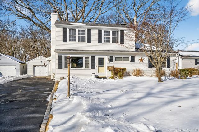 148 Malts Avenue, West Islip, NY 11795