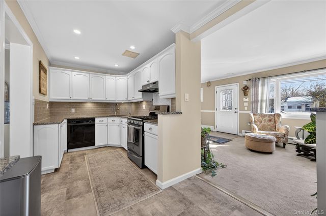 148 Malts Avenue, West Islip, NY 11795