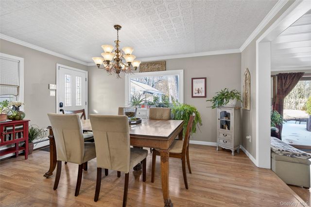 148 Malts Avenue, West Islip, NY 11795