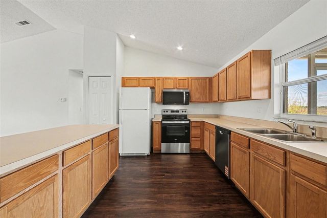 1011 BLUEGRASS DRIVE, Groveland, FL 34736