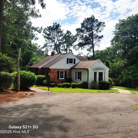 120 Country Club Circle, Southern Pines, NC 28387