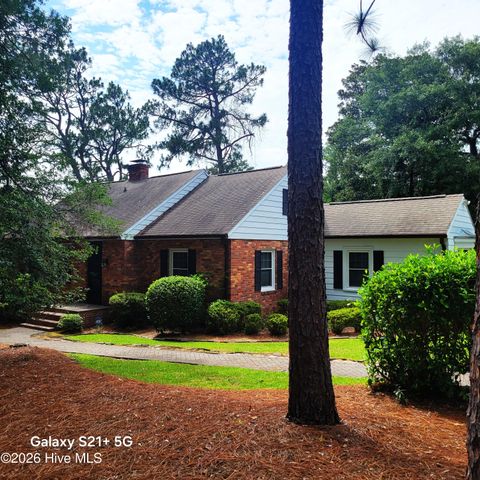 120 Country Club Circle, Southern Pines, NC 28387