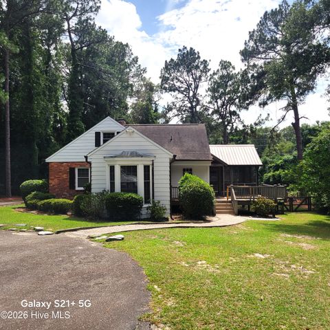 120 Country Club Circle, Southern Pines, NC 28387