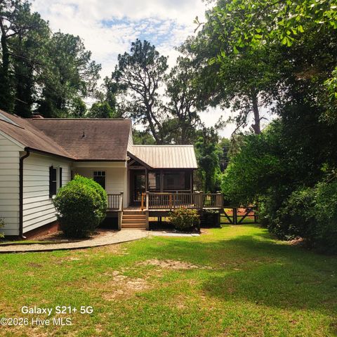 120 Country Club Circle, Southern Pines, NC 28387